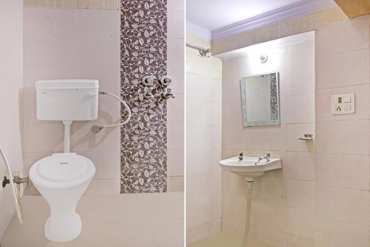 Flagship Hotel Decent Stay Near Pvr Vikaspuri Delhi Nowe Delhi Zewnętrze zdjęcie