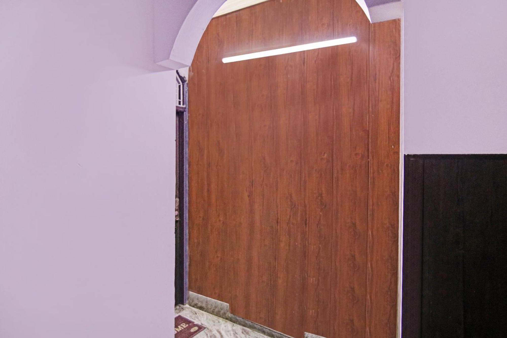 Flagship Hotel Decent Stay Near Pvr Vikaspuri Delhi Nowe Delhi Zewnętrze zdjęcie