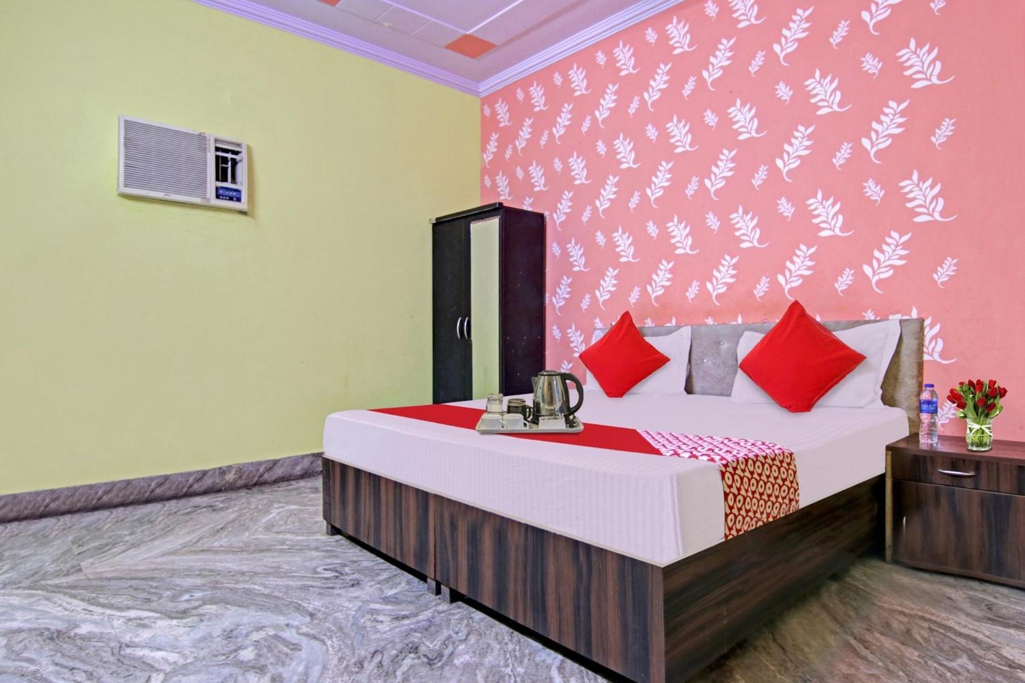Flagship Hotel Decent Stay Near Pvr Vikaspuri Delhi Nowe Delhi Zewnętrze zdjęcie